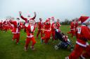  Santa fun run sets off from Pingle Park, Bicester..... Picture by Richard Cave 17.12.17.