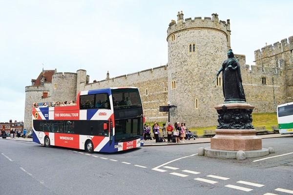 Oxford Mail: Windsor Bus Tour for Two Adults. Credit: Buyagift