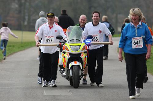 Pictures taken of the 100's runners who took part in the annual OX5 Run at Blenheim Palace.