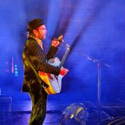 Gaz Coombes and band play the New Theatre Oxford. Picture by Hugh Warwick