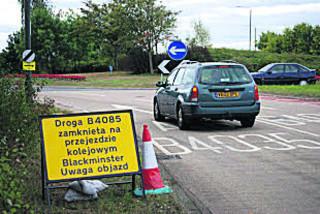 Roads signs in Polish were placed along the Evesham bypass in Worcestershire to warn Poles working in the area's horticulture industry that the level crossing at Blackminster was closed for tracklaying work in August 2011