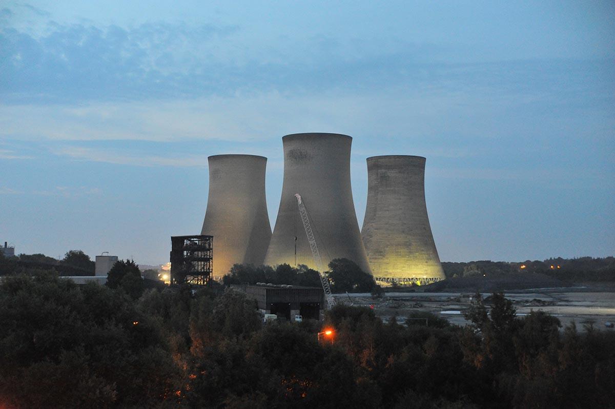 Pictures submitted by our readers of their memories of Didcot Power Station leading up to the demolition of three of the cooling towers.