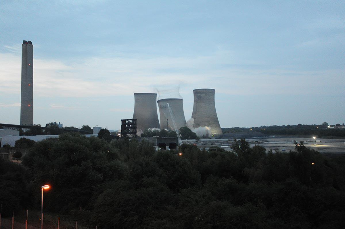 Pictures submitted by our readers of their memories of Didcot Power Station leading up to the demolition of three of the cooling towers.
