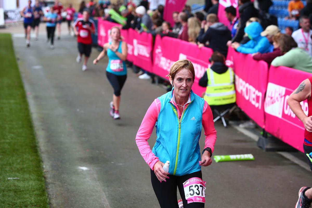 Pictures of the thousands of people taking part in this years Oxford Half Marathon