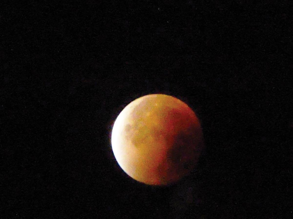 RED MOON 
My first attempt with a new camera.
Pauline Massey
21 Bridge St
Osney
Oxford
OX2 0BA
01865 247235