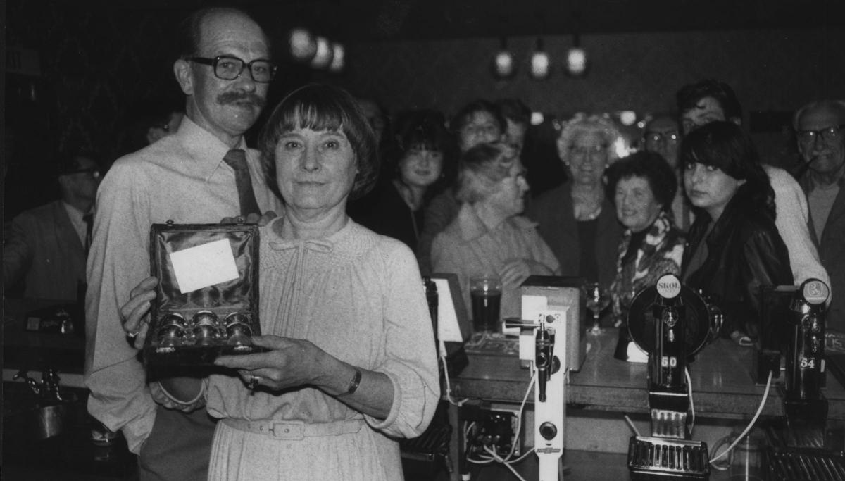 Publican Bob Jack and his wife Dorothy in the Kings Arms, Banbury Road in 1980