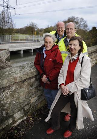 Peter and Maggie Rawcliffe, the Environment Agency’s Keith Hutchence and Nick Hills