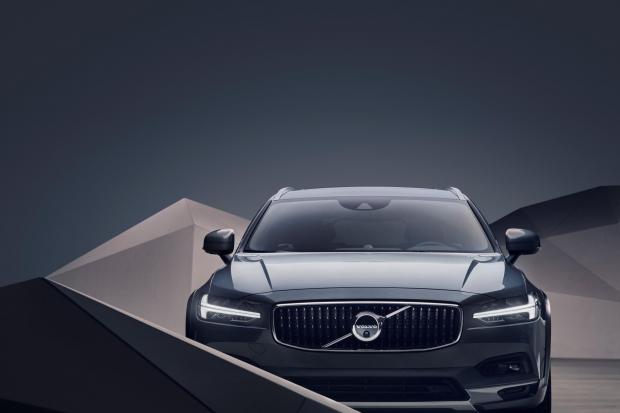 Road test of the Volvo S90 T8 AWD Twin Engine R-Design Plus