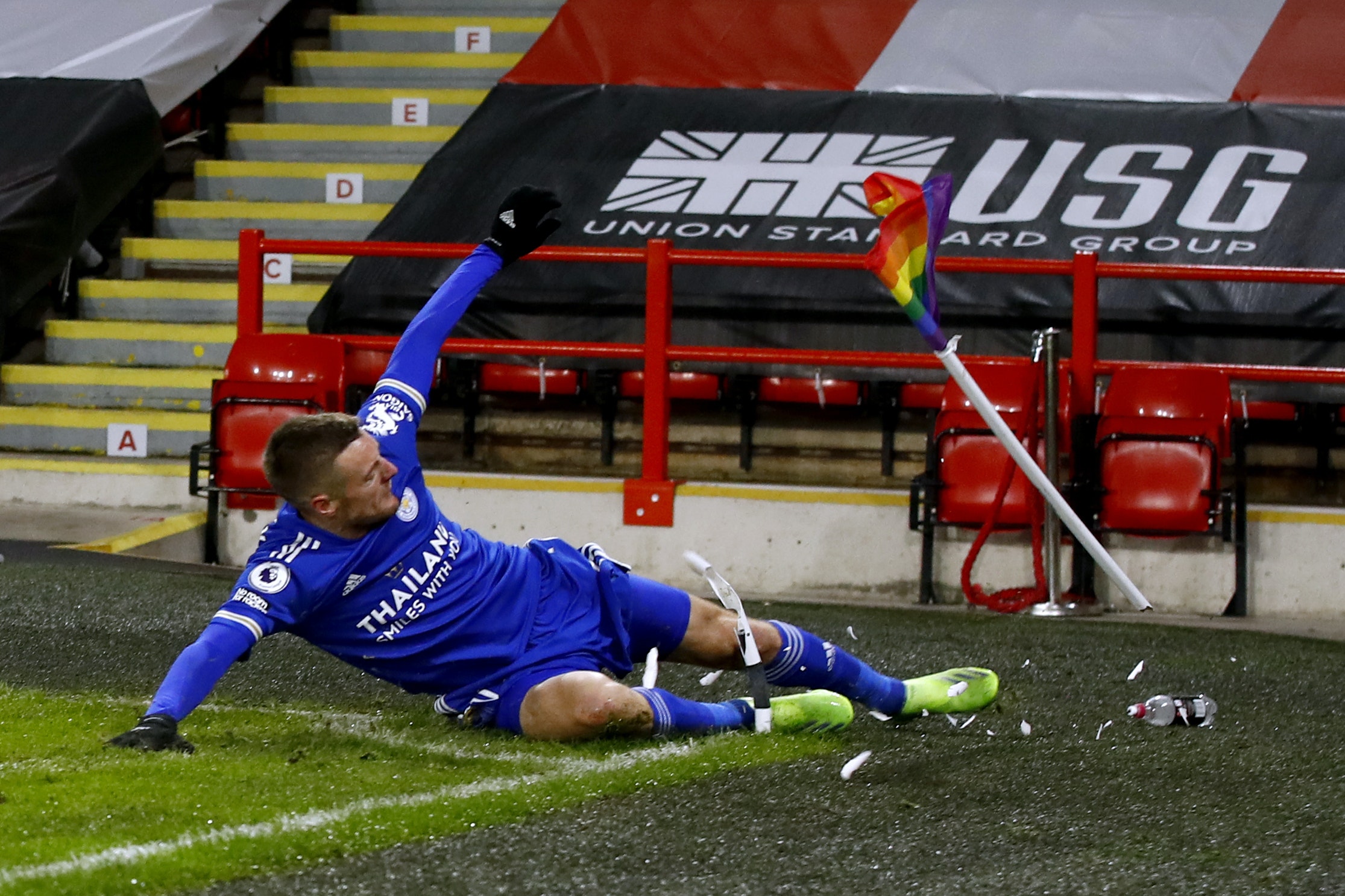 Jamie Vardy snatches last-gasp winner for Leicester | Oxford Mail