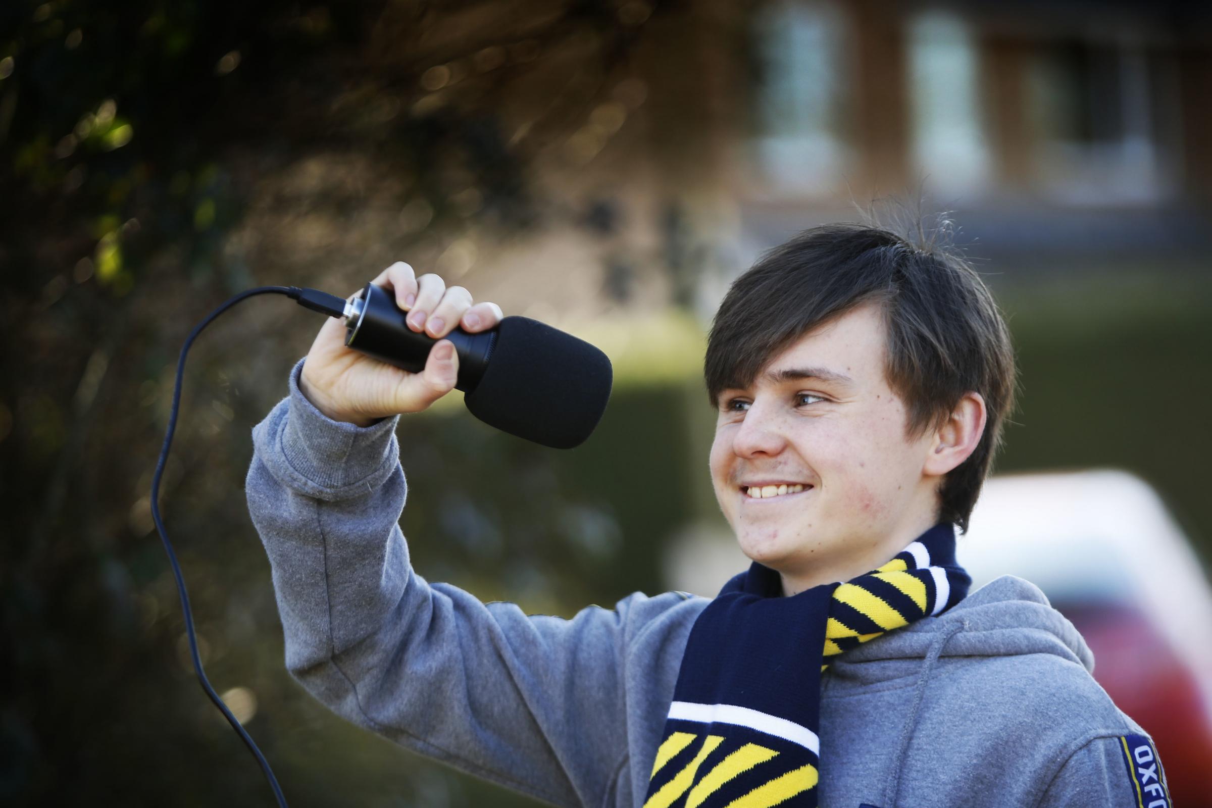 Jack Ward, 16 ans, de Kidlington, a lancé son propre podcast de football en se concentrant sur Oxford United.  Image: Ed Nix