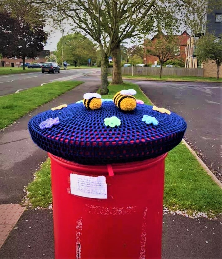 Post box hats spotted on Wooton Road in Abingdon