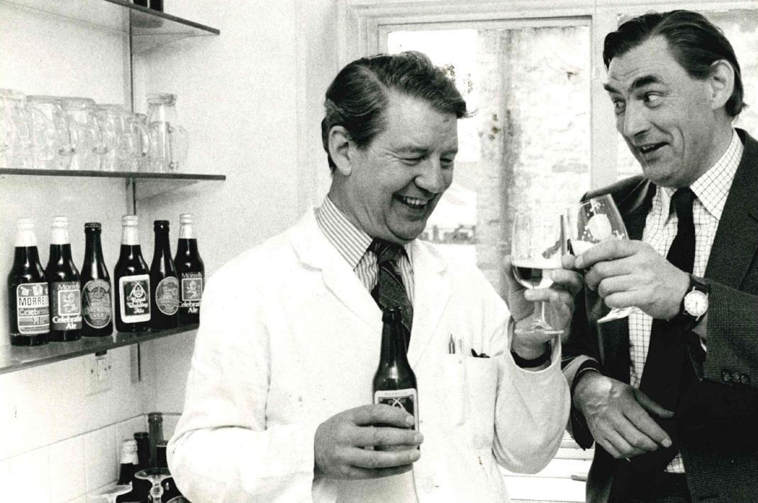 Morrells head brewer Louis Gunter with MD Tony Worth in 1981 