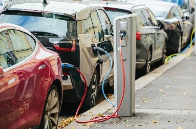 Oxfordshire: Electrical automotive charging rose by greater than quarter