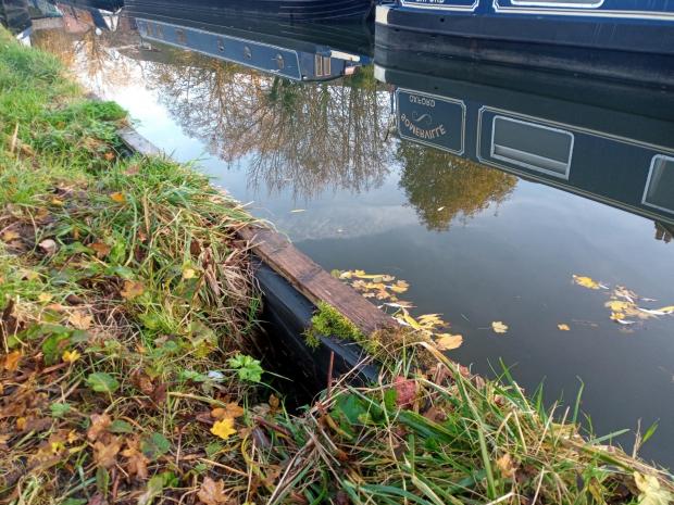 Oxford Mail: Pothole along the Oxford Canal