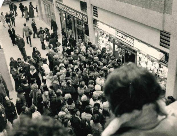 Oxford Mail:  Crowds at the Westgate Centre in 1972