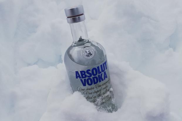Oxford Mail: Vodka can help with de-icing frozen windscreens (Canva)