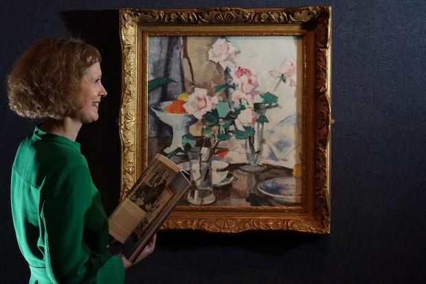 Oxford Mail: Art courses are a great gift option for people interested in painting. Picture: PA