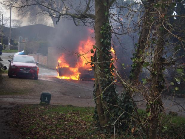 Oxford Mail: Car fire in Shillingford. Pic by Colin Grant
