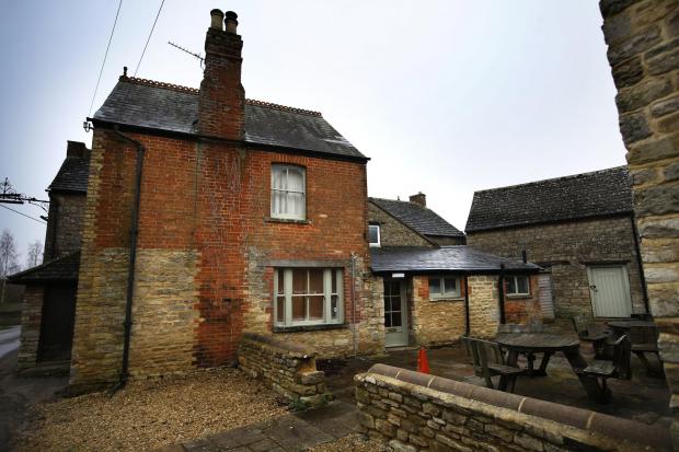 Oxford Mail: The White Horse in Stonesfield is looking for tenants. Picture: Ed Nix