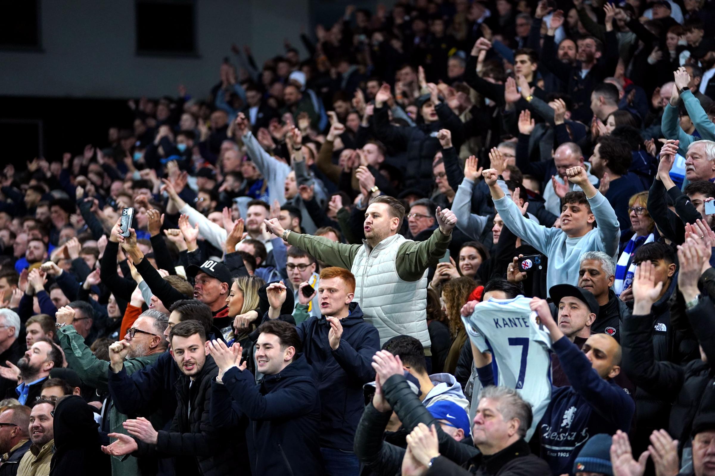 Chanting Chelsea fans urged to remember reasons for Roman Abramovich sanctions - Vimarsana News