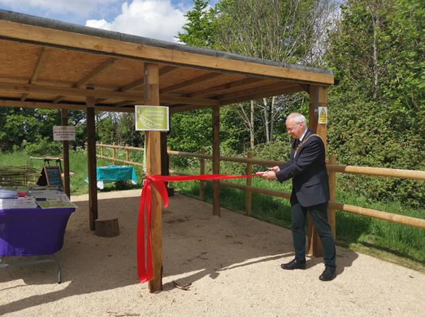 Oxford Mail: Mayor Nick Mawer opening the forest school