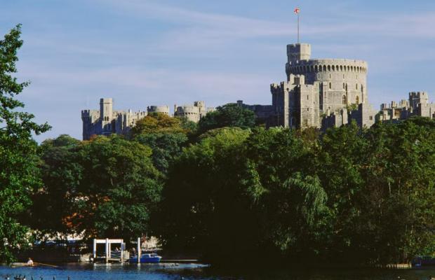 Oxford Mail: Visit to Windsor Castle and Afternoon Tea for Two. Credit: Virgin Experience Days