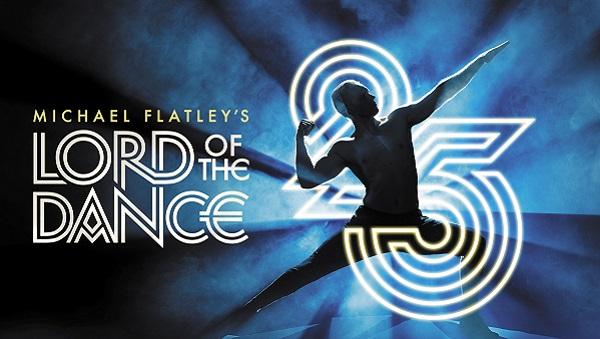 Oxford Mail: Banner hand out from Michael Flatley's Lord of the Dance, the 25th Anniversary celebration.