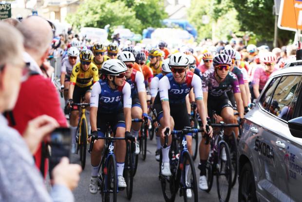 Oxford Mail: Start of the race in Chipping Norton. 