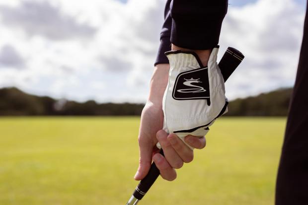 Oxford Mail: Cobra Golf Flex Cell Glove. Credit: American Golf