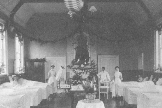 Oxford Mail: Christmas on the women's ward at the Horton Hospital, Banbury, in 1909 Picture: OUH