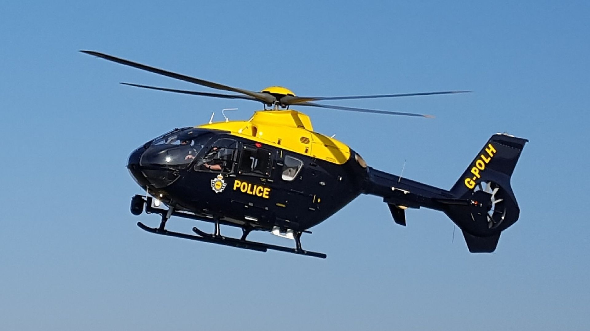 Oxford circled by police helicopter as police cars descend on Clive Road