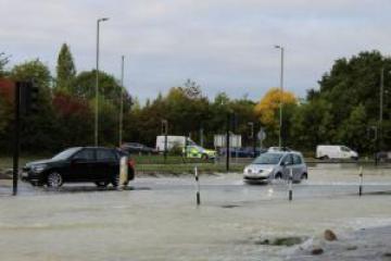 Live updates: Burst water main on Oxford Ring Road latest thumbnail