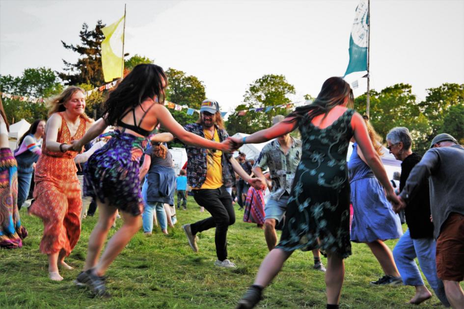Wood festival in Oxfordshire is ‘perfect’ with music, fun and sun