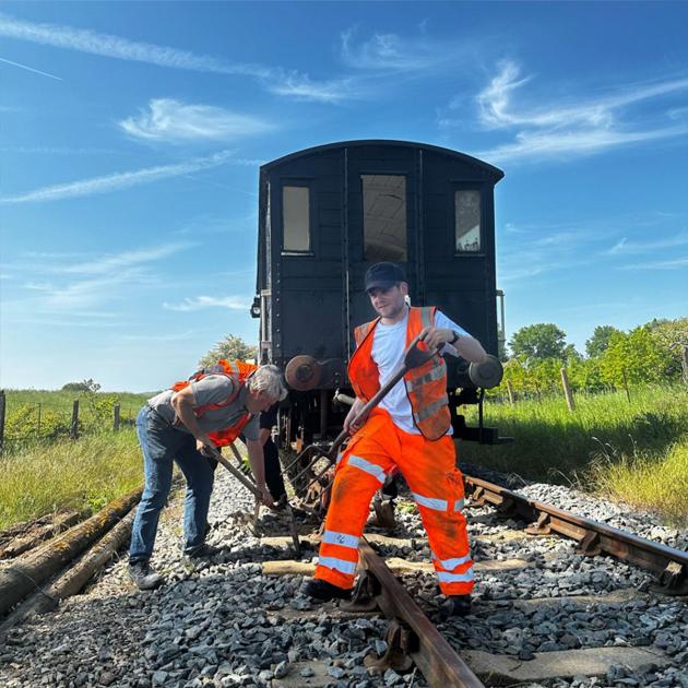 Oxfordshire heritage railway celebrates work of volunteers