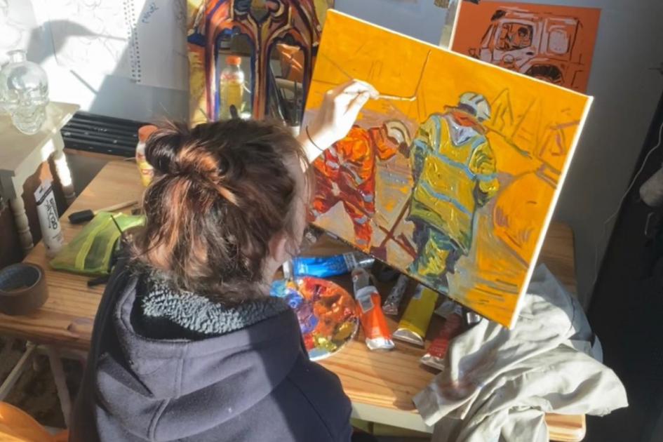 Oxfordshire artist goes TikTok viral for painting construction workers