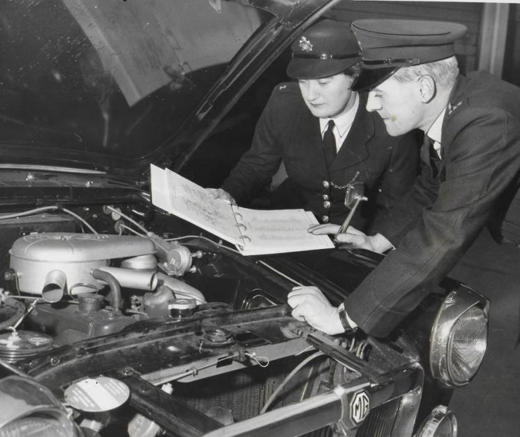 Policewoman becomes an advanced driver in Oxford in 1963
