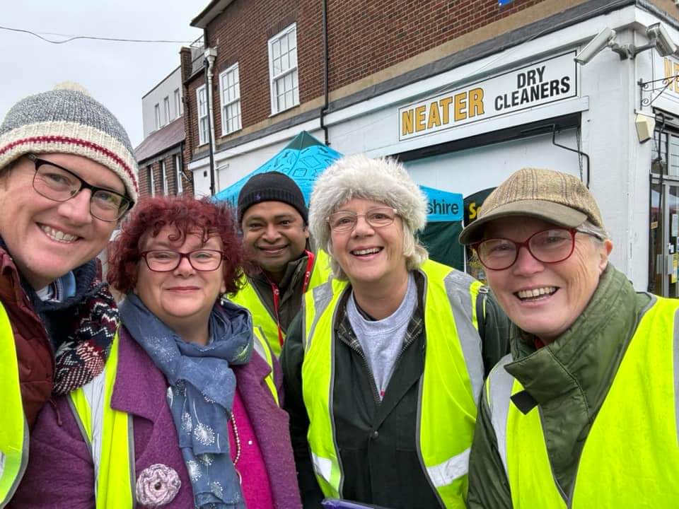 Didcot Festive Market returns to the Market Place for 2023 - Vimarsana News