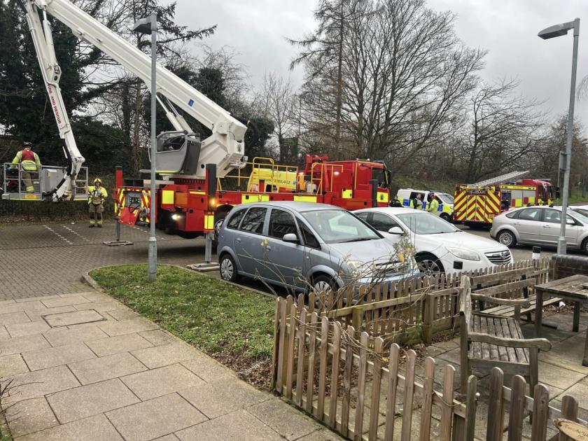 Feuerwehrleute aus Oxfordshire wurden zur Hilfe im Cardinal House gerufen