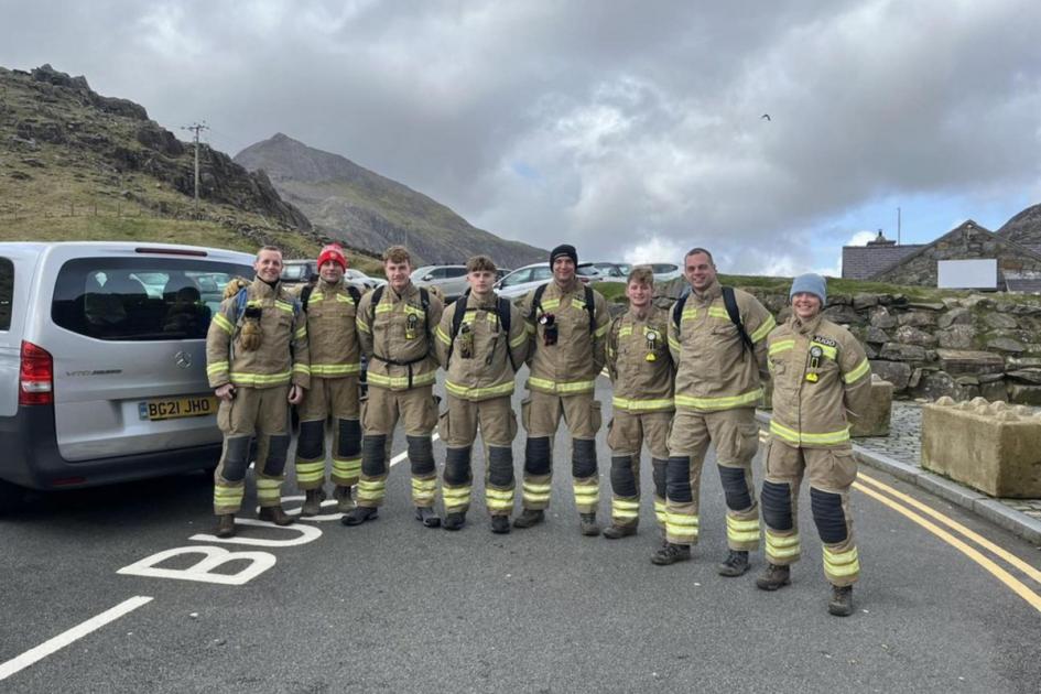 Bicester firefighters take on Snowdon hike for charity - Oxford Mail
