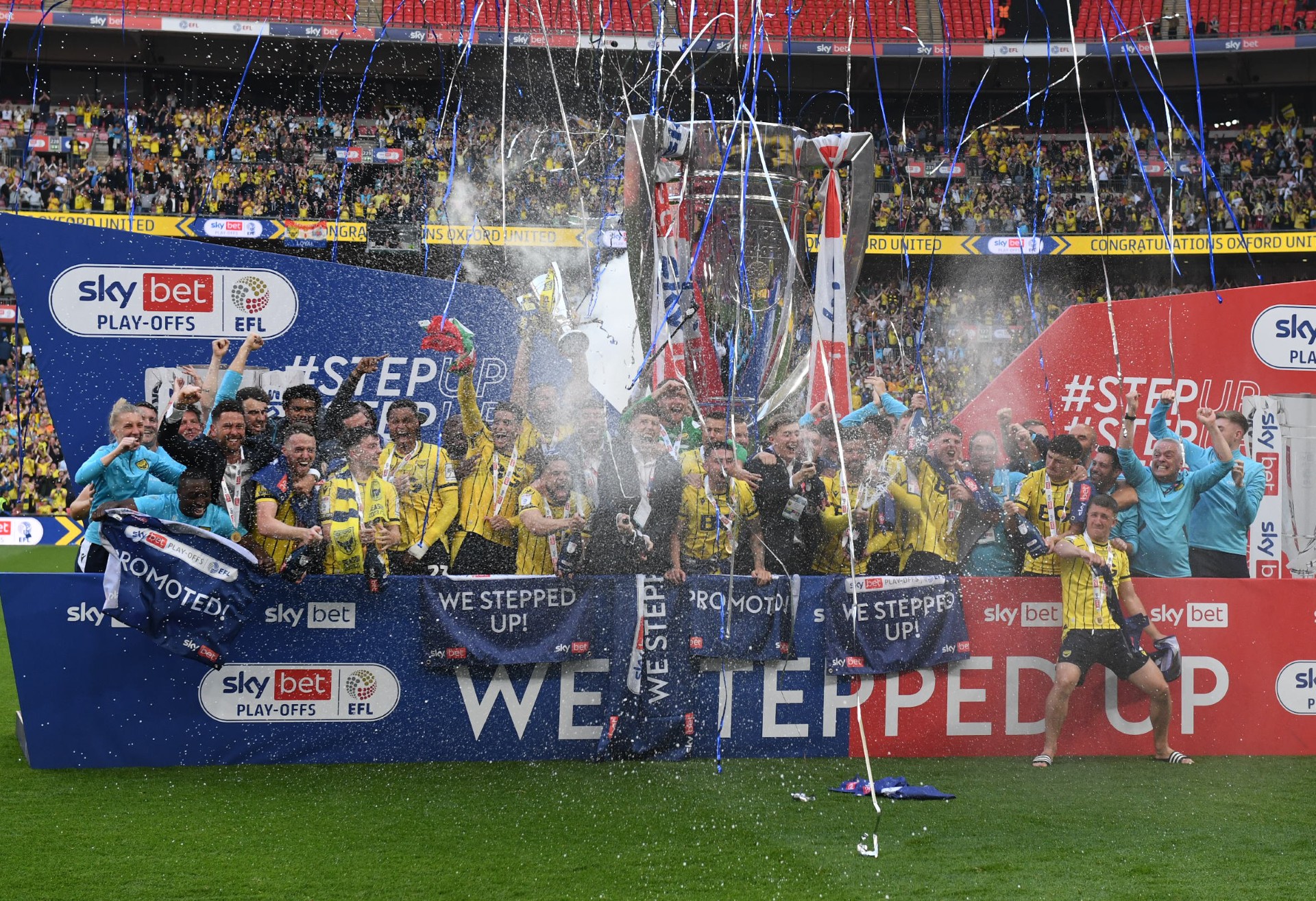 Oxford United announce open top bus tour celebration in city