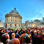 Hundreds show up for vigil at Radcliffe Camera to grieve for victims of Hamas's attack on Israel