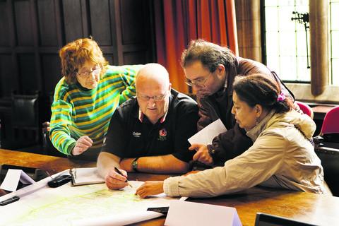 ictured discussing the Barton West plan at the Town Hall, St Aldates, Oxford, are left to right: Jane Cox, David Mellings, Nick Fell and Georgina Gibbs