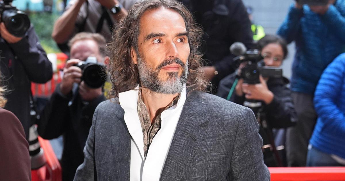 Russell Brand vor Gericht: Aufsehenerregender Vergewaltigungsprozess ...