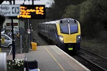 Usługi kolejowe z Londynu do Oxfordu Chiltern doświadczają zakłóceń
